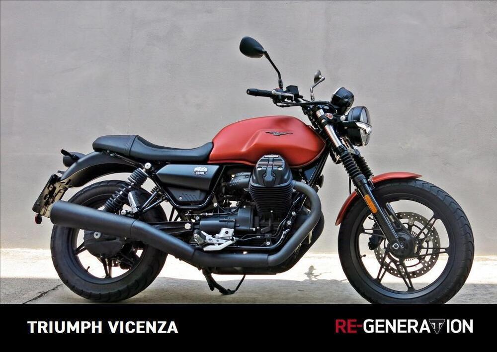 Moto Guzzi V7 III Stone (2017 - 20) (2)