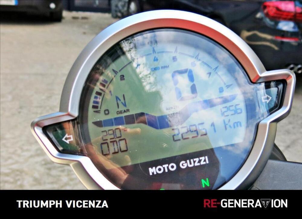 Moto Guzzi V7 III Stone (2017 - 20) (5)