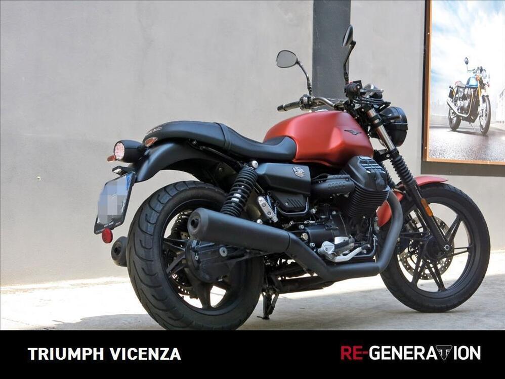 Moto Guzzi V7 III Stone (2017 - 20) (3)
