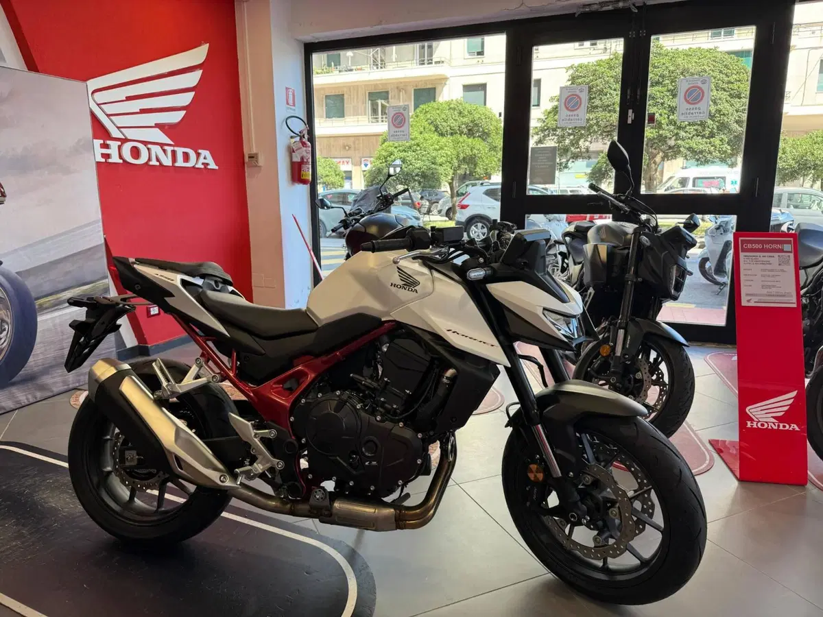 Honda CB 750 Hornet (2025)