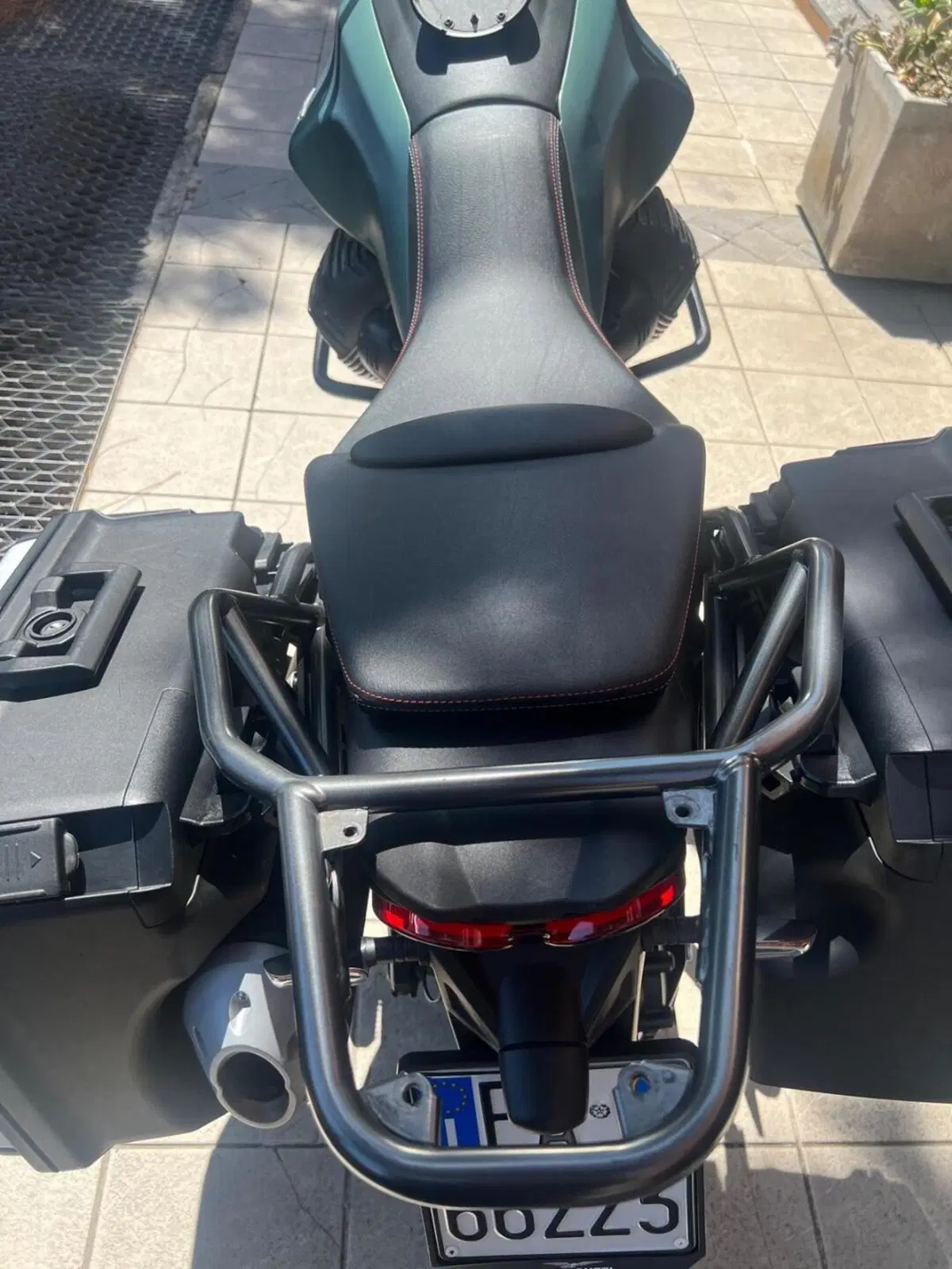 Moto Guzzi V85 TT (2021 - 23) (12)