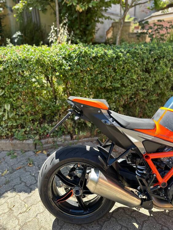 KTM 1290 Super Duke R (2021) (5)