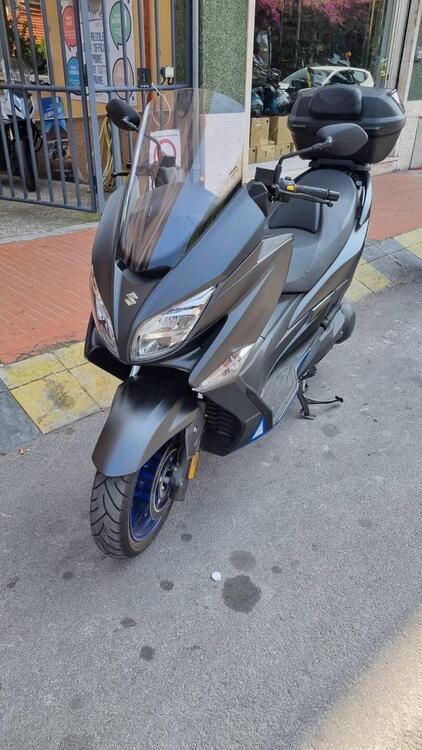 Suzuki Burgman 400 (2022 - 24) (3)