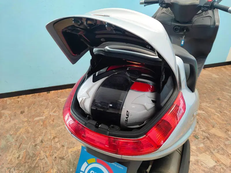 Piaggio X8 400 i.e. (9)
