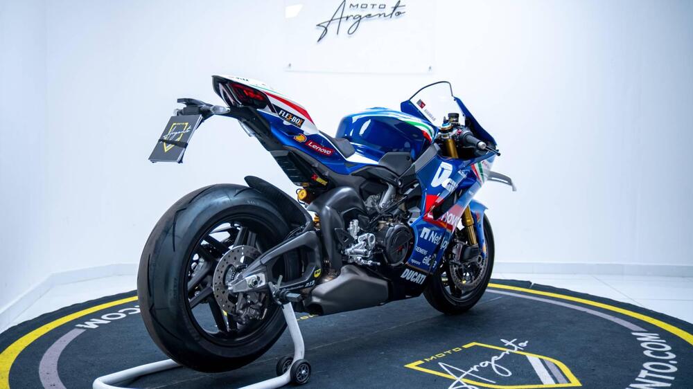 Ducati Panigale V4 Tricolore Italia (2025) (3)
