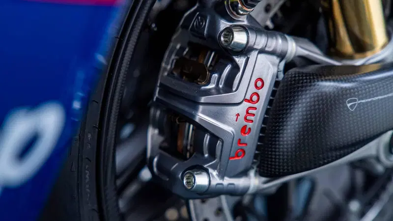 Ducati Panigale V4 Tricolore Italia (2025 - 26) (14)