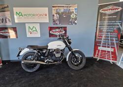 Moto Guzzi V7 II Stone (2015 - 17) usata