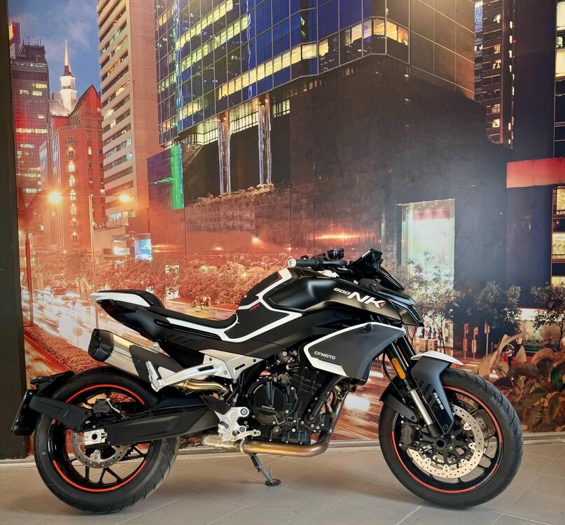 CFMOTO 800NK Advanced (2023 - 25)