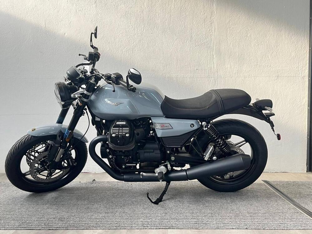 Moto Guzzi V7 Sport (2025) (2)