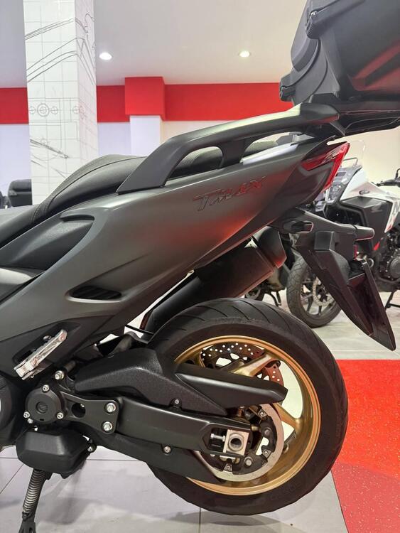 Yamaha T-Max 560 Tech Max (2020) (4)