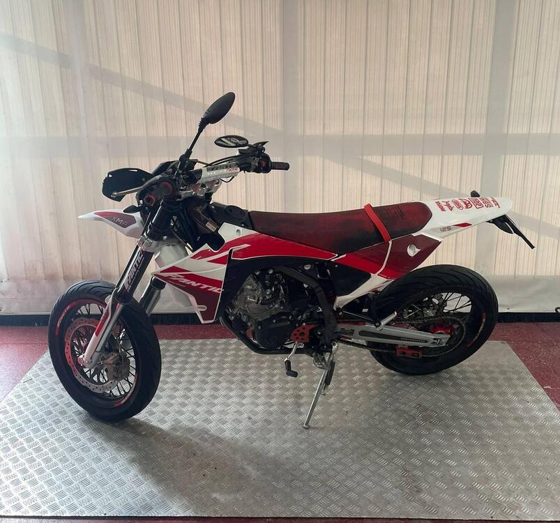 Fantic Motor XMF 125 Motard Performance 4T (2023 - 24) (2)