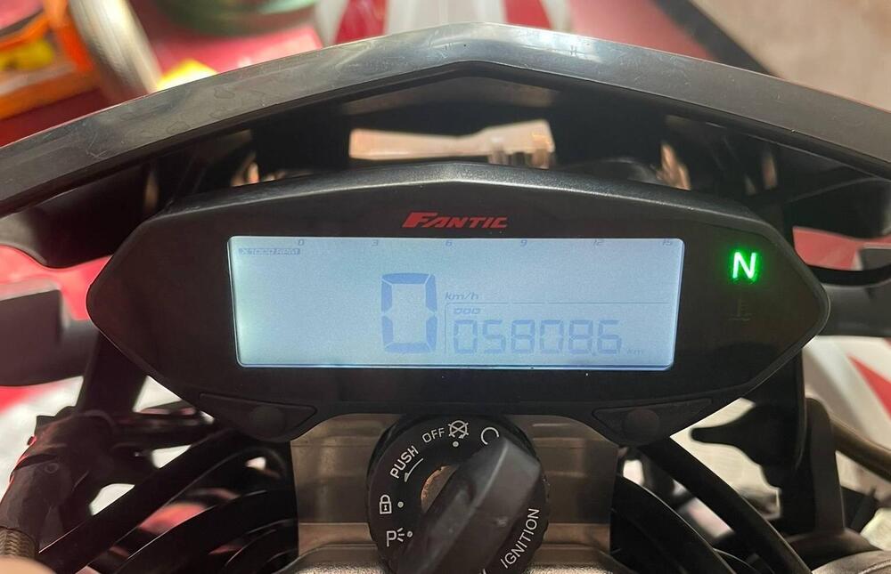 Fantic Motor XMF 125 Motard Performance 4T (2023 - 24) (3)