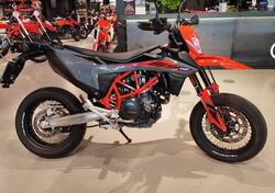 KTM 690 SMC R (2021 - 22) usata