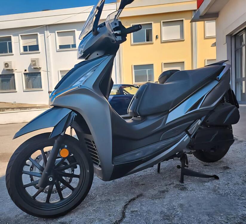 Kymco Agility 300i (2021 - 25) (4)