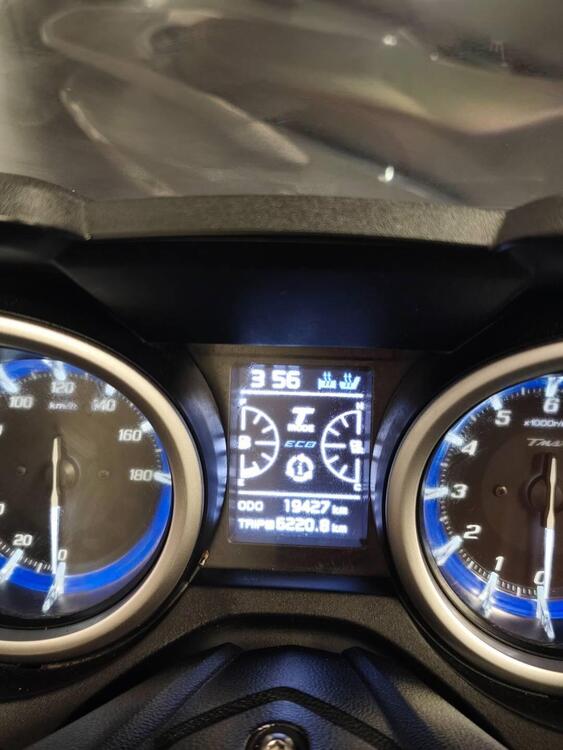 Yamaha T-Max 530 DX (2017 - 19) (2)