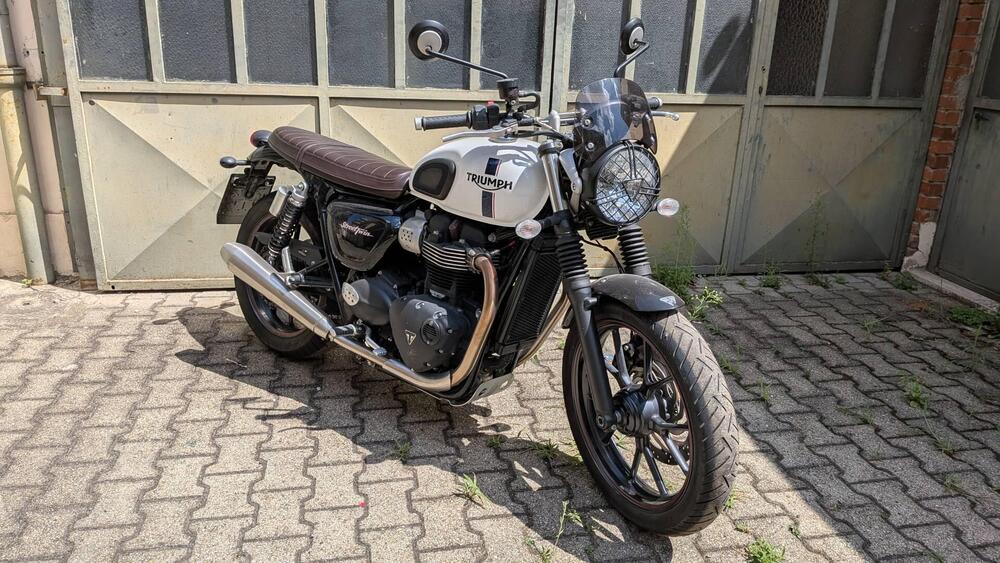 Triumph Street Twin 900 (2017 - 18)