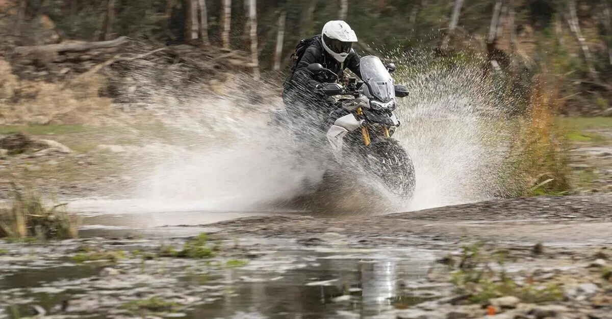 Triumph, un&rsquo;altra doppia sfida: Sam Sunderland e Jonny Walker alla Red Bull Romaniacs