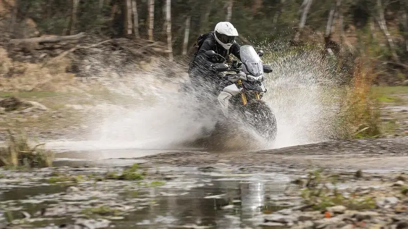 Triumph, un&rsquo;altra doppia sfida: Sam Sunderland e Jonny Walker alla Red Bull Romaniacs