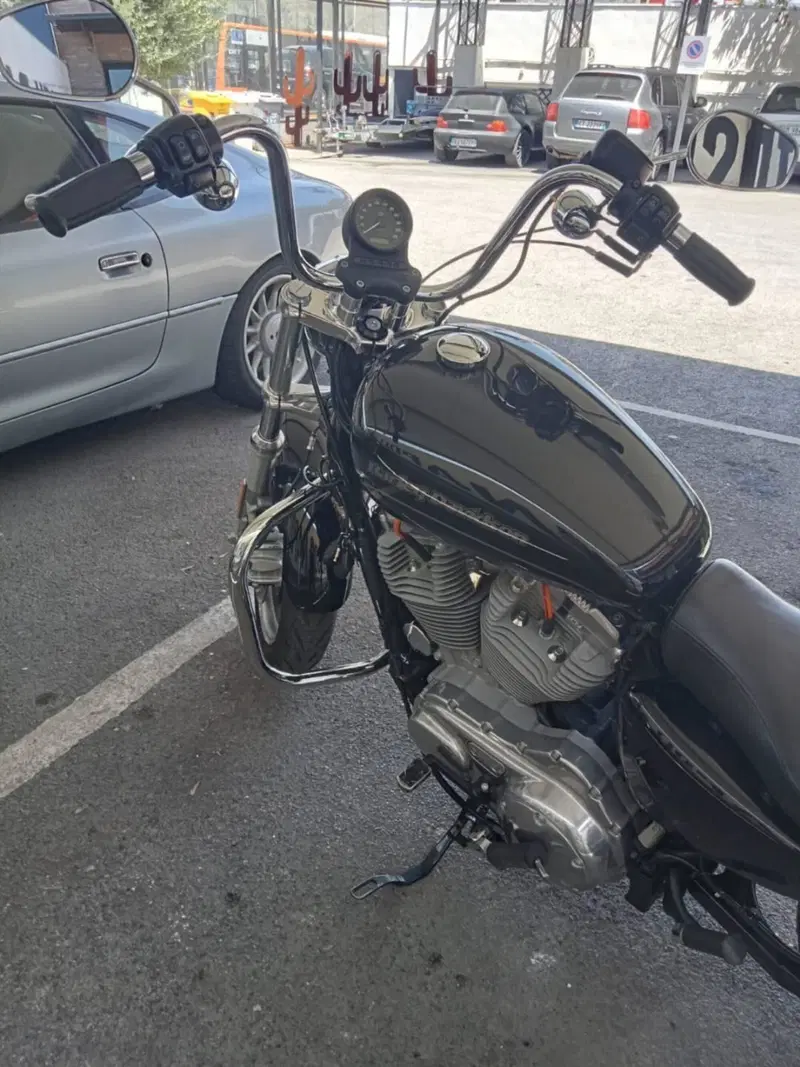 Harley-Davidson 883 SuperLow (2010 - 16) - XL 883L (4)