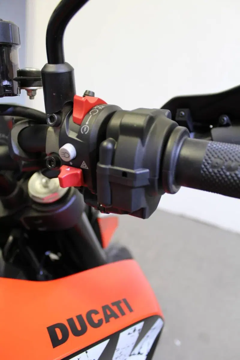 Ducati Hypermotard 950 RVE (2022 - 25) (11)