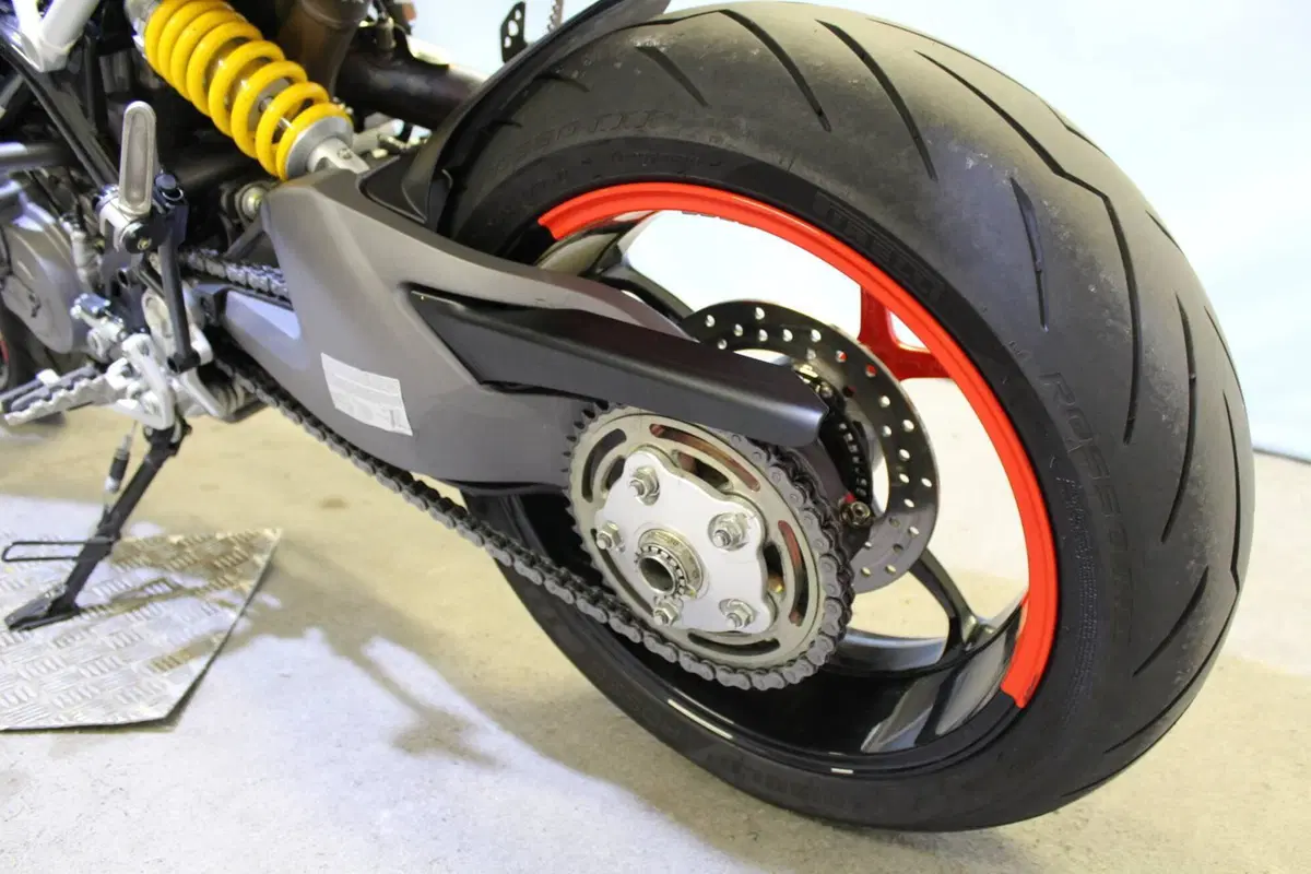 Ducati Hypermotard 950 RVE (2022 - 25) (15)