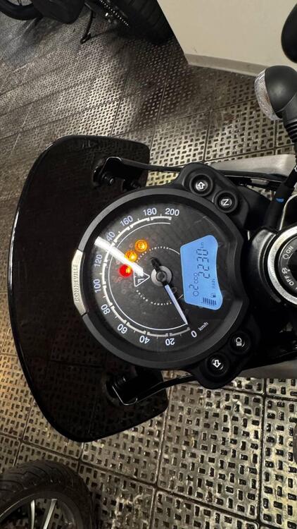 Triumph Speed Twin 900 (2023 - 24) (2)