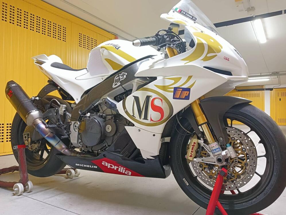 Aprilia RSV4 Factory APRC ABS (2011 - 15) (2)