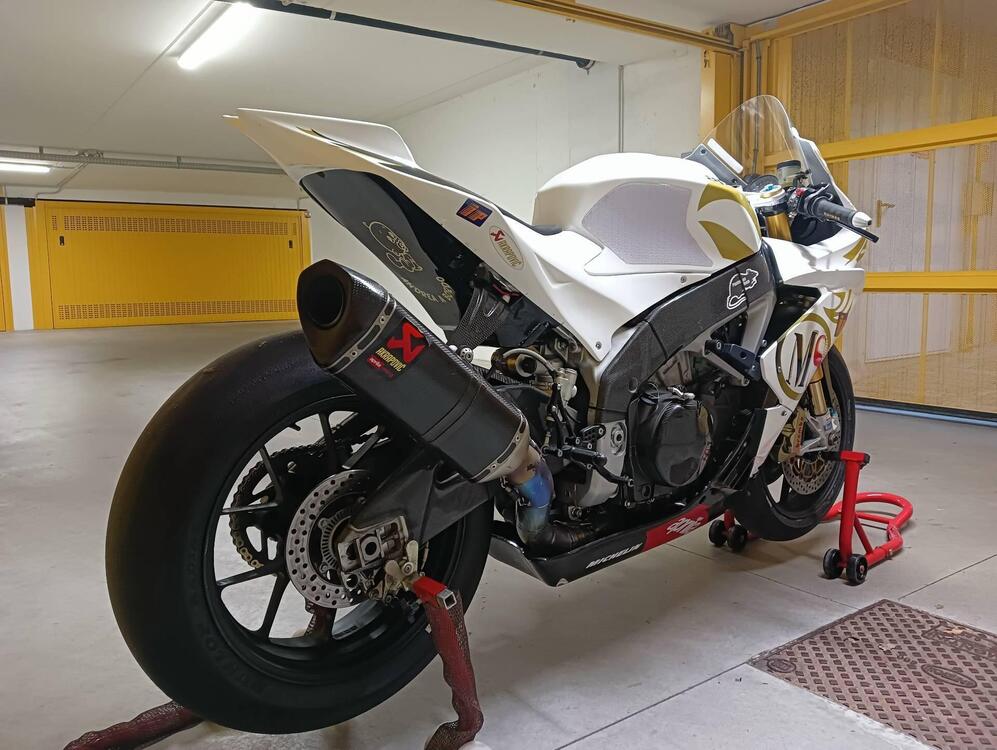 Aprilia RSV4 Factory APRC ABS (2011 - 15) (4)