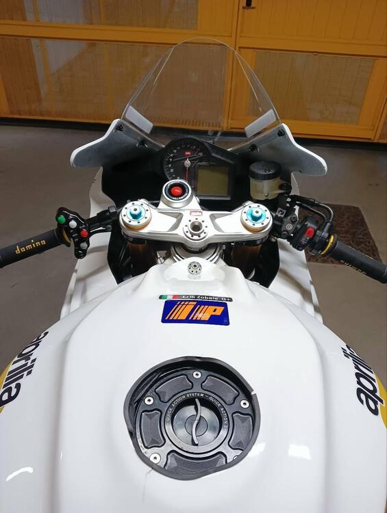 Aprilia RSV4 Factory APRC ABS (2011 - 15) (5)