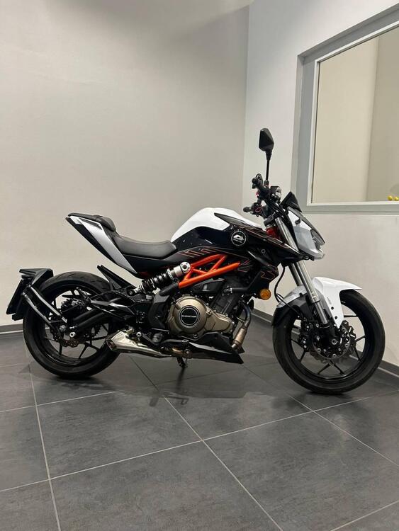 QJ Motor SRK 400 (2023 - 25)