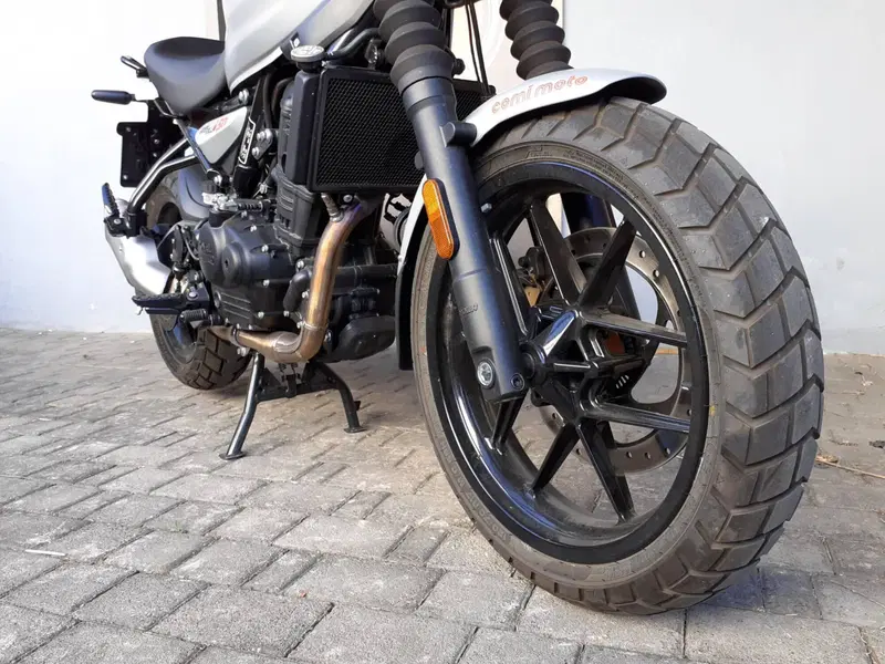 Royal Enfield Guerrilla 450 (2024 - 26) (9)