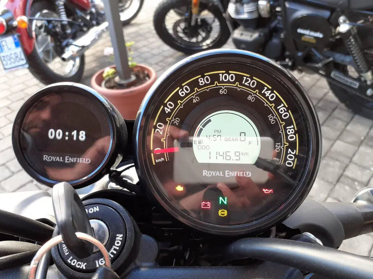 Royal Enfield Guerrilla 450 (2024 - 26) (19)