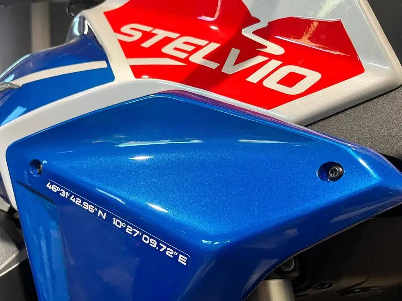 Moto Guzzi Stelvio Duecento Tributo (2025 - 26) (6)