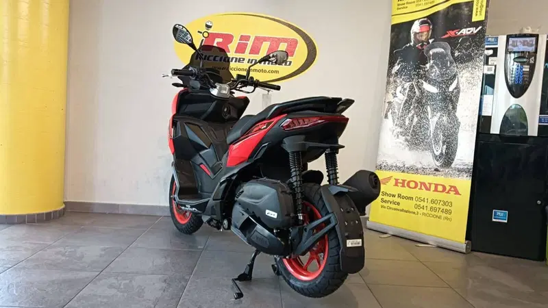 Aprilia SR GT 125 Sport (2025 - 26) (4)