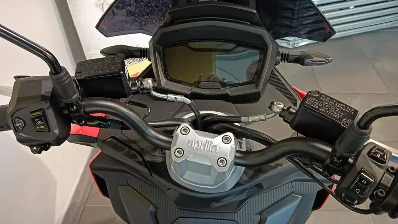 Aprilia SR GT 125 Sport (2025 - 26) (5)
