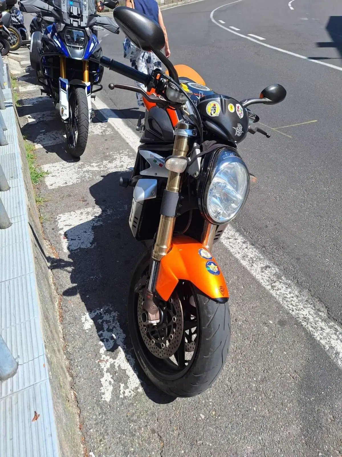 MV Agusta Brutale 910 R (2006 - 11) (2)