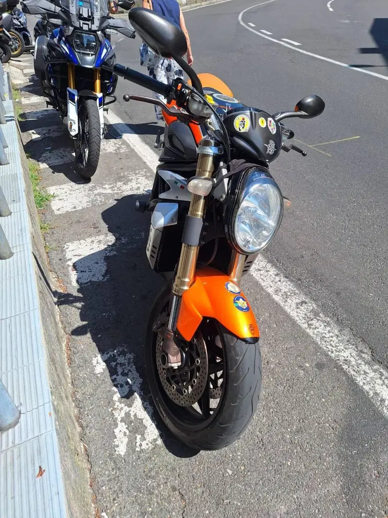 MV Agusta Brutale 910 R (2006 - 11) (2)