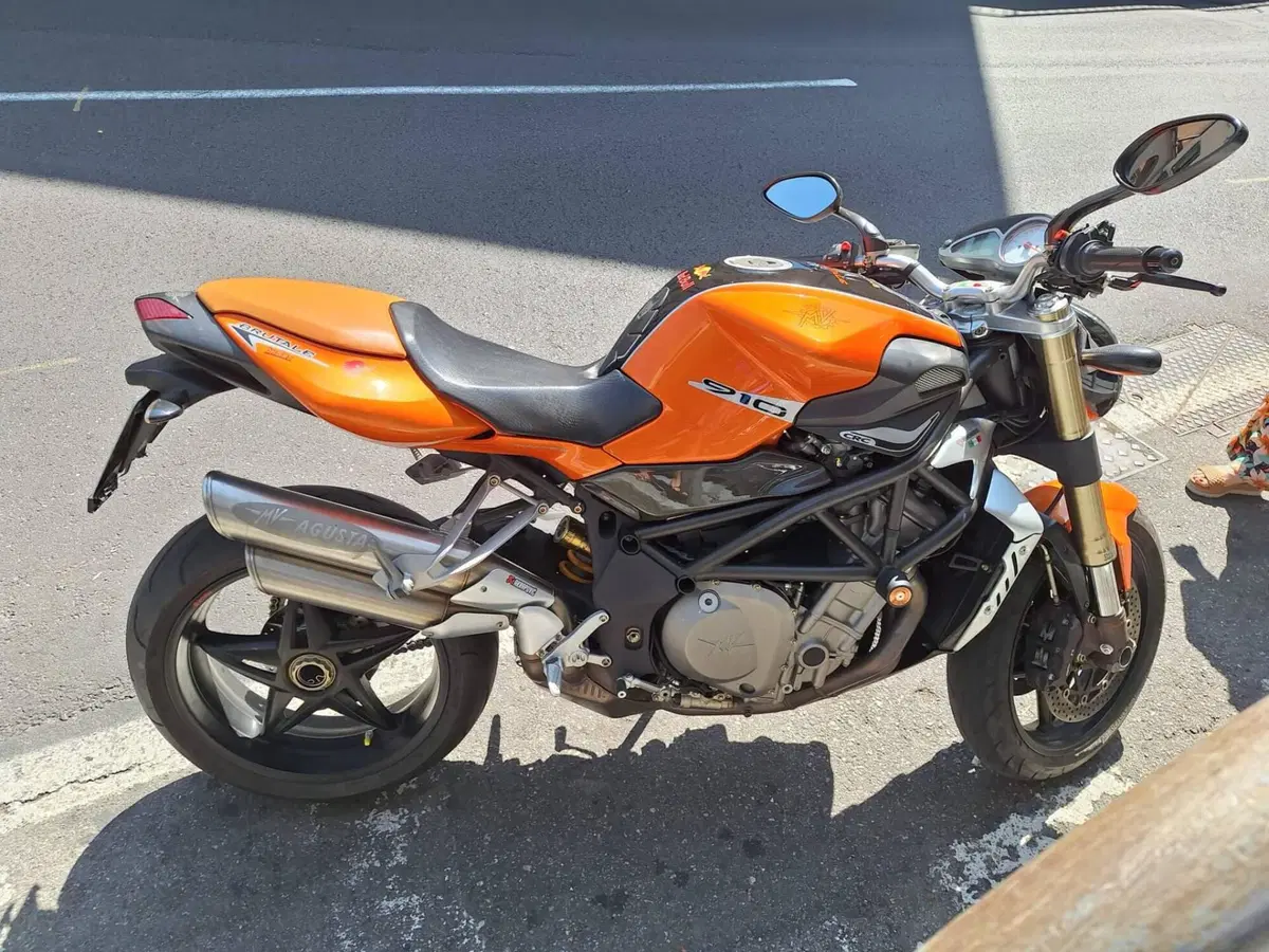 MV Agusta Brutale 910 R (2006 - 11) (3)