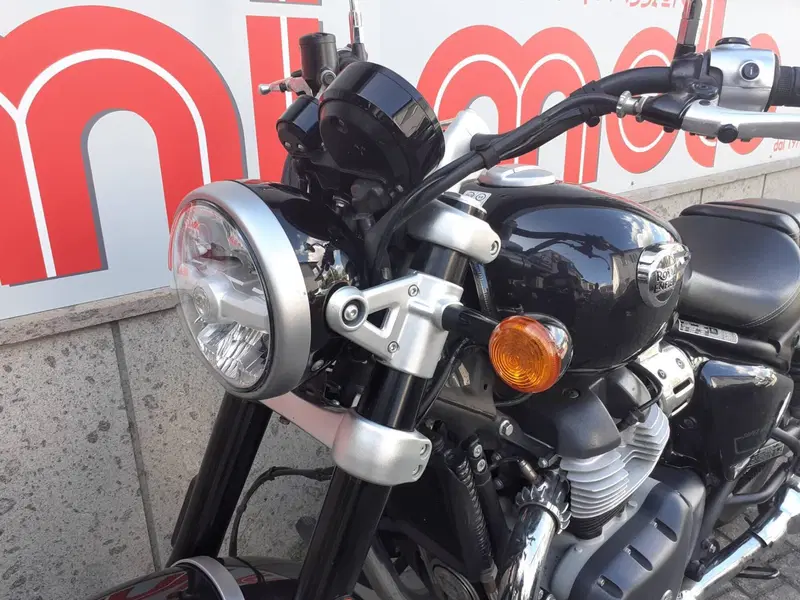 Royal Enfield Super Meteor 650 (2023 - 26) (8)
