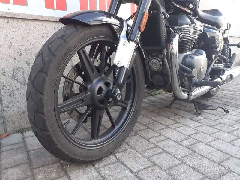 Royal Enfield Super Meteor 650 (2023 - 26) (10)