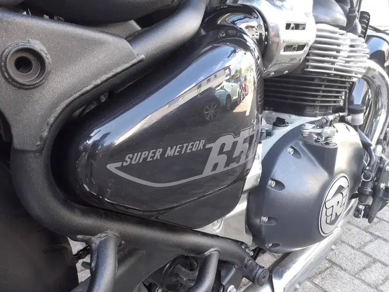 Royal Enfield Super Meteor 650 (2023 - 26) (15)