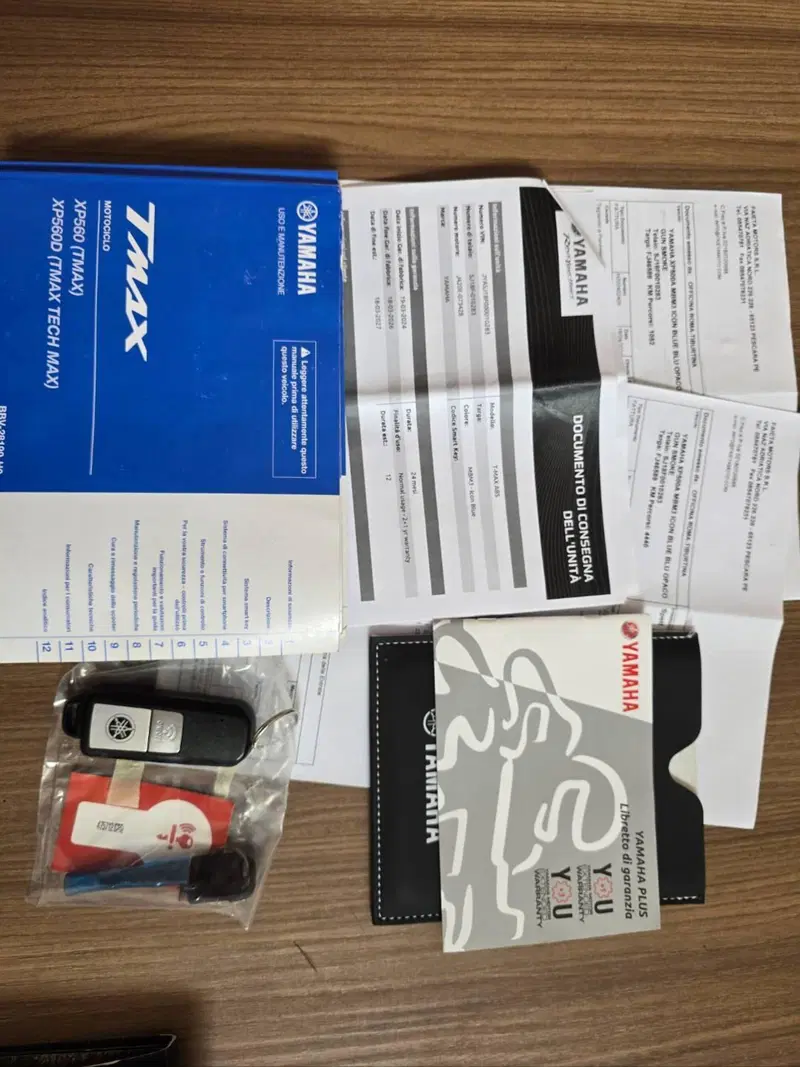 Yamaha T-Max 560 (2022 - 24) (12)
