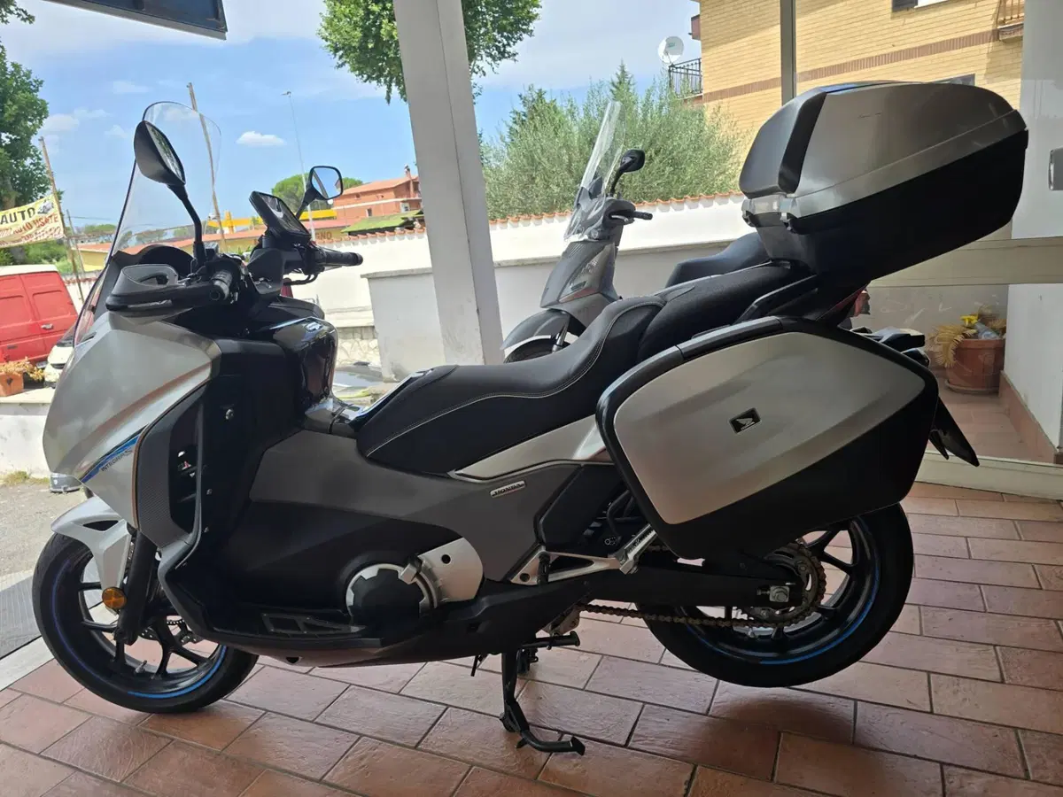 Honda Integra 750 DCT Sport (2017) (6)