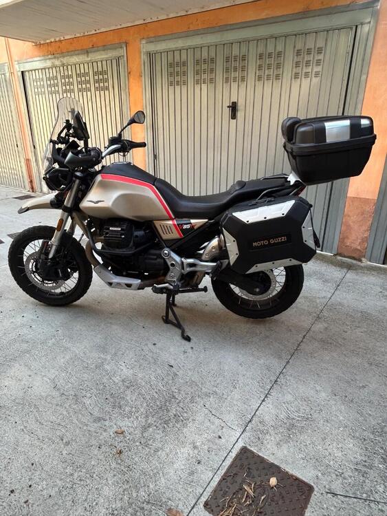 Moto Guzzi V85 TT Travel (2021 - 23) (4)