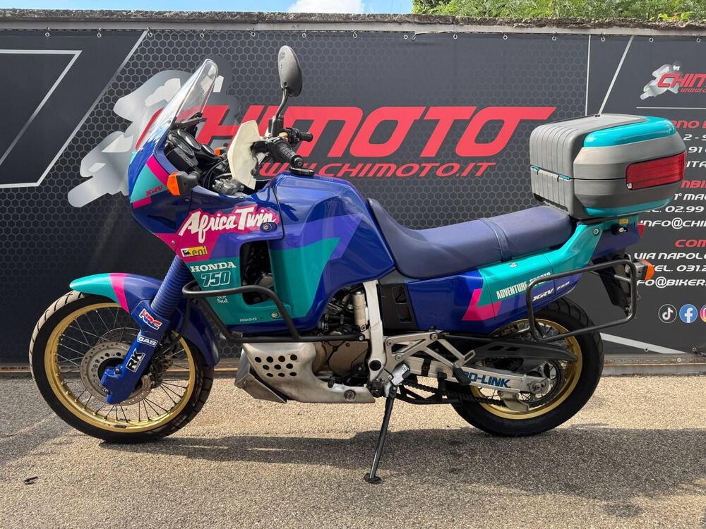 Honda AFRICA TWIN 750 (2)