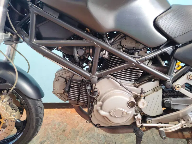 Ducati Monster 620 Dark (2003 - 06) (13)