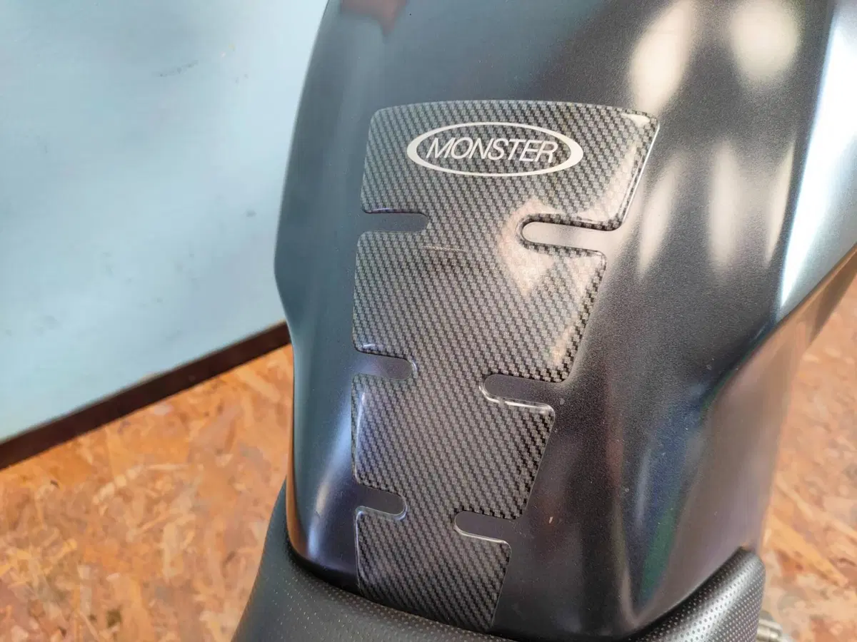 Ducati Monster 620 Dark (2003 - 06) (17)
