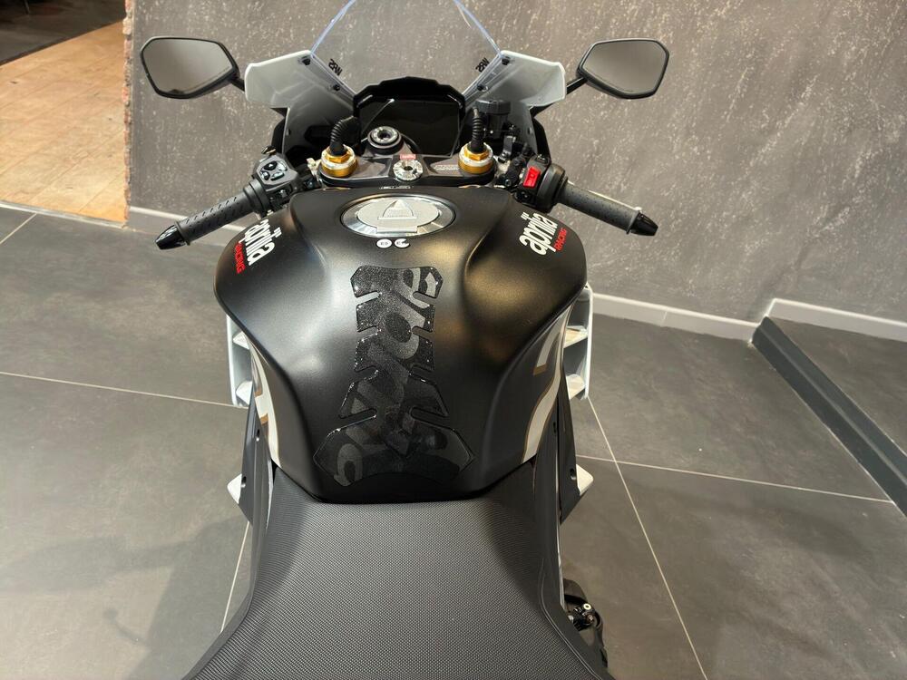 Aprilia RSV4 1100 Factory (2021 - 24) (5)