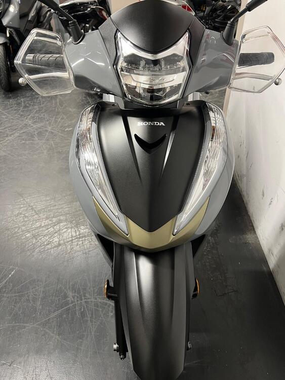 Honda SH 350 (2021 - 24) (3)