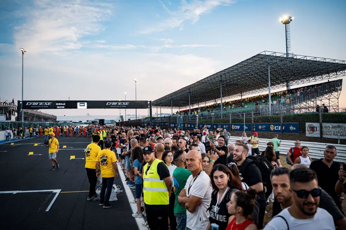 Dunlop CIV 2025. A Misano si corre di notte! Orari gare, eventi, spettacolo: tutto quello che c'&egrave; da sapere [GALLERY]
